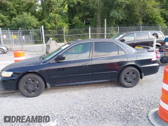 2001 Honda Accord EX с VIN 1HGCG16541A046736, выставлен на аукционе IAAI как лот 42772821 с пробегом 183 329 миль миль и . История ставок и продаж доступна на DreamBid. Изображение 14.