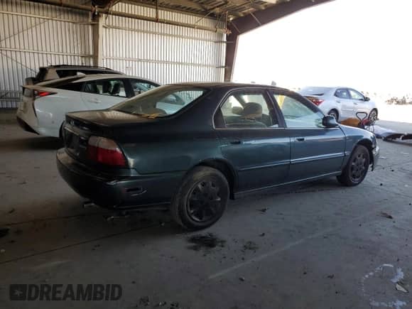 1996 Honda Accord LX z VIN 1HGCD5639TA073934, wystawiony jako Copart lot #80319165 z przebiegiem 218 970 mil mil oraz Szkoda całkowita • Salvage title. Historia ofert i sprzedaży dostępna na DreamBid. Obrazek 3.