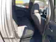 2021 Chevrolet Colorado 2WD LT z VIN 1GCGSCEN2M1111518, wystawiony jako IAAI lot #43166161 z przebiegiem 21 197 mil mil oraz . Historia ofert i sprzedaży dostępna na DreamBid. Obrazek 8.