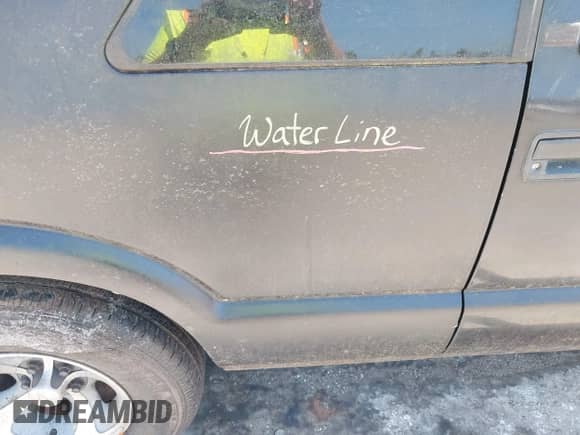 2002 Chevrolet Blazer LS с VIN 1GNCS18W72K226413, выставлен на аукционе IAAI как лот 41982103 с пробегом 133 127 миль миль и . История ставок и продаж доступна на DreamBid. Изображение 6.