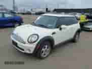 2009 MINI Hardtop with VIN WMWMF33599TU75907, listed as a IAAI auction lot 41733724 with Not provided miles and . Bid and sale history available at DreamBid. Image 2.