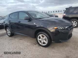 2024 Dodge Hornet GT z VIN ZACNDFAN6R3A41433, wystawiony jako Copart lot #75139714 z przebiegiem Nie podano mil oraz Nie do naprawy • Non repairable. Historia ofert i sprzedaży dostępna na DreamBid. Obrazek 4.