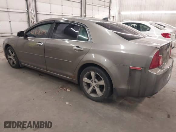 2012 Chevrolet Malibu 1LT z VIN 1G1ZC5E06CF218586, wystawiony jako IAAI lot #42838384 z przebiegiem 183 069 mil mil oraz . Historia ofert i sprzedaży dostępna na DreamBid. Obrazek 3.