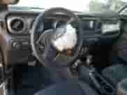 2019 Jeep Wrangler Sport S z VIN 1C4GJXAG4KW577954, wystawiony jako Copart lot #64135515 z przebiegiem 47 343 mil mil oraz Szkoda całkowita • Salvage title. Historia ofert i sprzedaży dostępna na DreamBid. Obrazek 8.