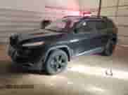 2016 Jeep Cherokee Latitude с VIN 1C4PJMCS0GW218916, выставлен на аукционе Copart как лот 84048055 с пробегом 214 134 миль миль и Списание • Salvage title. История ставок и продаж доступна на DreamBid. Изображение 1.