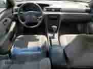 1999 Toyota Camry LE z VIN 4T1BG22K7XU443923, wystawiony jako Copart lot #61206005 z przebiegiem 265 239 mil mil oraz Czysty tytuł • Clean title. Historia ofert i sprzedaży dostępna na DreamBid. Obrazek 8.