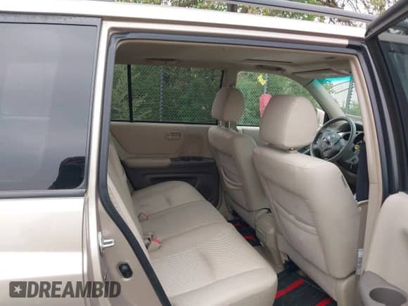 2004 Toyota Highlander with VIN JTEEP21A540010349, listed as a IAAI auction lot 42376355 with 272,792 mi miles and . Bid and sale history available at DreamBid. Image 8.