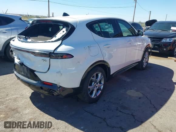 2024 Dodge Hornet R/T with VIN ZACPDFCW8R3A26916, listed as a IAAI auction lot 43457100 with 31,938 mi miles and . Bid and sale history available at DreamBid. Image 4.