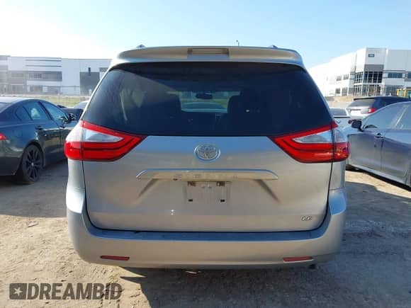 2015 Toyota Sienna LE z VIN 5TDKK3DC9FS557911, wystawiony jako IAAI lot #43302001 z przebiegiem 144 051 mil mil oraz . Historia ofert i sprzedaży dostępna na DreamBid. Obrazek 16.