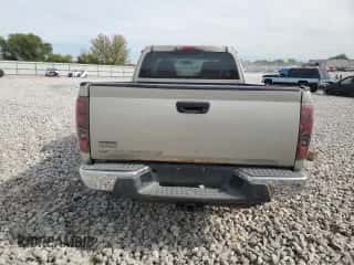 2005 Chevrolet Colorado LS Z71 z VIN 1GCDT196X58254751, wystawiony jako Copart lot #84895295 z przebiegiem 183 282 mil mil oraz Czysty tytuł • Clean title. Historia ofert i sprzedaży dostępna na DreamBid. Obrazek 6.