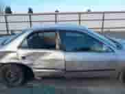 1998 Honda Accord LX z VIN 1HGCG1647WA022039, wystawiony jako IAAI lot #41383541 z przebiegiem 209 295 mil mil oraz . Historia ofert i sprzedaży dostępna na DreamBid. Obrazek 14.