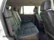 2015 Chevrolet Tahoe Commercial z VIN 1GNLC2EC2FR279529, wystawiony jako Copart lot #80134625 z przebiegiem 141 930 mil mil oraz Czysty tytuł • Clean title. Historia ofert i sprzedaży dostępna na DreamBid. Obrazek 11.