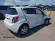 2012 Chevrolet Sonic LT z VIN 1G1JC6SB0C4206096, wystawiony jako IAAI lot #42799234 z przebiegiem 154 255 mil mil oraz . Historia ofert i sprzedaży dostępna na DreamBid. Obrazek 4.