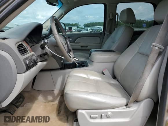 2007 Chevrolet Tahoe LTZ с VIN 1GNFK13087R217248, выставлен на аукционе Copart как лот 70634545 с пробегом 213 906 миль миль и Списание • Salvage title. История ставок и продаж доступна на DreamBid. Изображение 7.