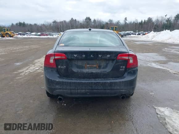2013 Volvo S60 T5 с VIN YV1612FHXD2178065, выставлен на аукционе IAAI как лот 41658739 с пробегом 207 768 миль миль и . История ставок и продаж доступна на DreamBid. Изображение 15.
