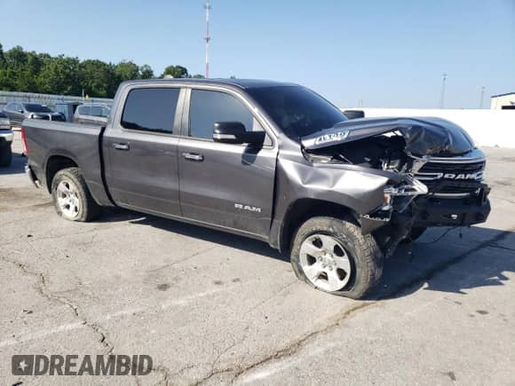 2019 Ram 1500 Big Horn z VIN 1C6SRFFT6KN668563, wystawiony jako Copart lot #64423235 z przebiegiem 83 784 mil mil oraz Szkoda całkowita • Salvage title. Historia ofert i sprzedaży dostępna na DreamBid. Obrazek 4.