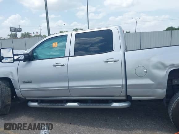 2016 Chevrolet Silverado 2500HD LT z VIN 1GC1CVEG3GF287128, wystawiony jako IAAI lot #42543511 z przebiegiem Nie podano mil oraz . Historia ofert i sprzedaży dostępna na DreamBid. Obrazek 14.