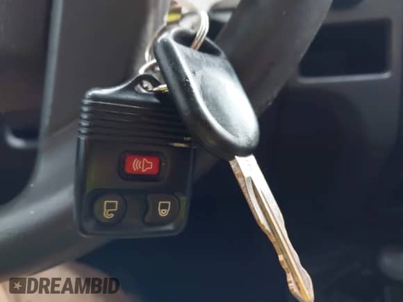 2010 Ford F-150 XL z VIN 1FTEX1EWXAFA69586, wystawiony jako IAAI lot #41947671 z przebiegiem 156 317 mil mil oraz . Historia ofert i sprzedaży dostępna na DreamBid. Obrazek 11.