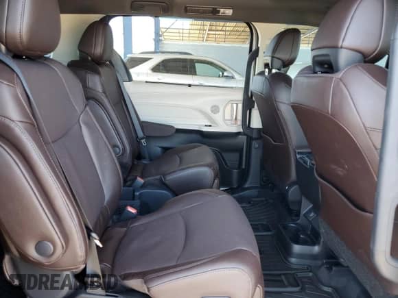 2024 Toyota Sienna Platinum с VIN 5TDERKEC3RS219958, выставлен на аукционе Copart как лот 80211315 с пробегом 1 799 миль миль и Списание • Salvage title. История ставок и продаж доступна на DreamBid. Изображение 11.