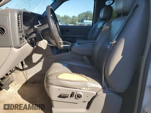 2005 Chevrolet Suburban LT z VIN 3GNEC16Z55G271476, wystawiony jako Copart lot #76740214 z przebiegiem Nie podano mil oraz Szkoda całkowita • Salvage title. Historia ofert i sprzedaży dostępna na DreamBid. Obrazek 7.