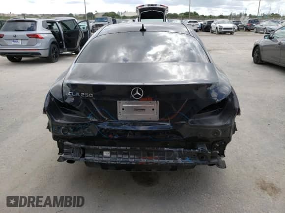 2019 Mercedes-Benz CLA 250 с VIN WDDSJ4EB6KN699377, выставлен на аукционе Copart как лот 82758905 с пробегом 109 461 миль миль и На запчасти • Non repairable. История ставок и продаж доступна на DreamBid. Изображение 6.