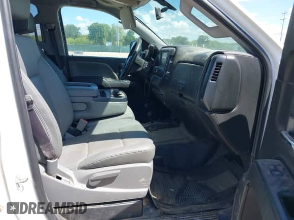 2017 Chevrolet Silverado 1500 Work Truck z VIN 1GCVKNEC5HZ364972, wystawiony jako IAAI lot #42776518 z przebiegiem 236 900 mil mil oraz . Historia ofert i sprzedaży dostępna na DreamBid. Obrazek 5.