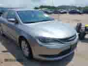 2015 Chrysler 200 LX с VIN 1C3CCCFB3FN698246, выставлен на аукционе IAAI как лот 43009893 с пробегом 58 276 миль миль и . История ставок и продаж доступна на DreamBid. Изображение 1.