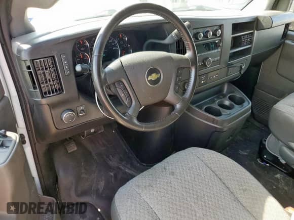 2023 Chevrolet Express Cargo с VIN 1GCWGAFP2P1170820, выставлен на аукционе Copart как лот 89430715 с пробегом 57 018 миль миль и Списание • Salvage title. История ставок и продаж доступна на DreamBid. Изображение 8.