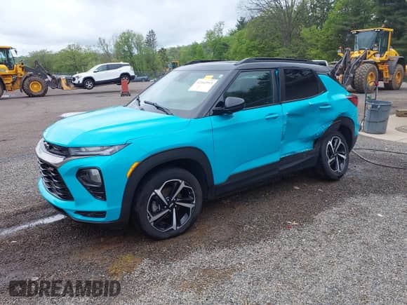 2022 Chevrolet TrailBlazer RS z VIN KL79MUSL2NB047324, wystawiony jako IAAI lot #42162915 z przebiegiem 59 318 mil mil oraz . Historia ofert i sprzedaży dostępna na DreamBid. Obrazek 2.