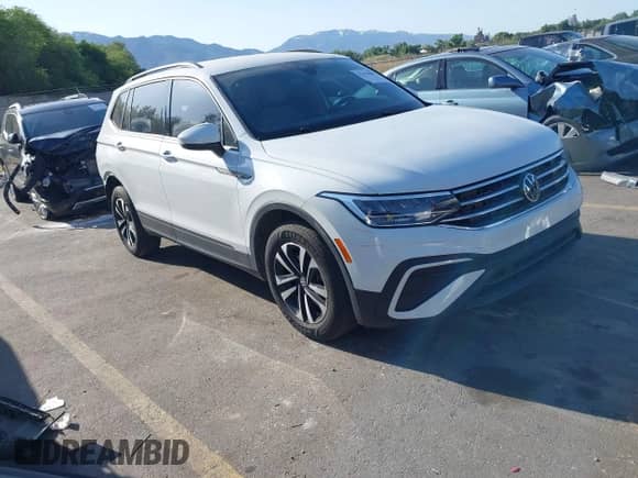 2023 Volkswagen Tiguan S с VIN 3VVRB7AX3PM065181, выставлен на аукционе IAAI как лот 42419081 с пробегом 32 495 миль миль и . История ставок и продаж доступна на DreamBid. Изображение 1.