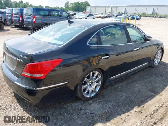 2011 Hyundai Equus Ultimate z VIN KMHGH4JF0BU029409, wystawiony jako IAAI lot #42560301 z przebiegiem 183 006 mil mil oraz . Historia ofert i sprzedaży dostępna na DreamBid. Obrazek 4.