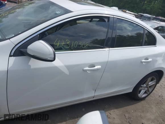 2015 Volvo S60 T5 Premier с VIN YV1612TB8F1317893, выставлен на аукционе IAAI как лот 42310908 с пробегом 150 924 миль миль и . История ставок и продаж доступна на DreamBid. Изображение 14.