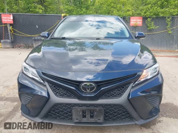 2020 Toyota Camry SE z VIN 4T1J11AK8LU935461, wystawiony jako IAAI lot #42354964 z przebiegiem 70 212 mil mil oraz . Historia ofert i sprzedaży dostępna na DreamBid. Obrazek 12.