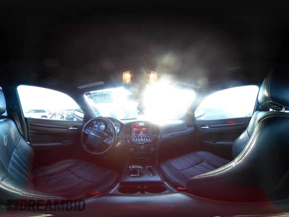 2014 Chrysler 300 S z VIN 2C3CCABG3EH309585, wystawiony jako IAAI lot #43552490 z przebiegiem 265 115 mil mil oraz . Historia ofert i sprzedaży dostępna na DreamBid. Obrazek 18.