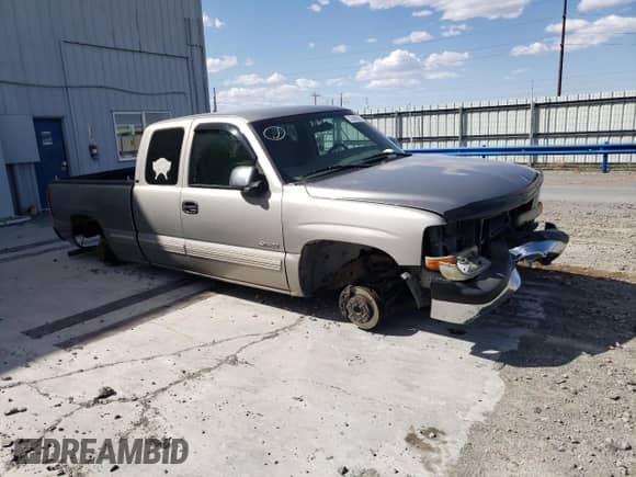 1999 Chevrolet Silverado 1500 LS z VIN 2GCEC19T1X1182063, wystawiony jako Copart lot #53395935 z przebiegiem 480 302 mil mil oraz Szkoda całkowita • Salvage title. Historia ofert i sprzedaży dostępna na DreamBid. Obrazek 4.