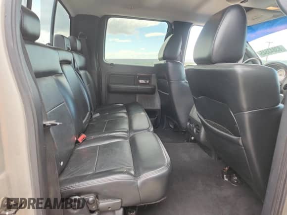 2006 Ford F-150 XLT z VIN 1FTPW12V26FA93010, wystawiony jako Copart lot #83843545 z przebiegiem 169 536 mil mil oraz Szkoda całkowita • Salvage title. Historia ofert i sprzedaży dostępna na DreamBid. Obrazek 10.