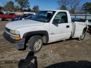 2000 Chevrolet Silverado 1500 with VIN 1GCEC14W7YE202012, listed as a Copart auction lot 44597655 with 186,252 mi miles and Clean title. Bid and sale history available at DreamBid. Image 1.