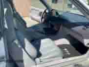 1992 Mercedes-Benz 500 z VIN WDBFA66EXNF052820, wystawiony jako Copart lot #85901415 z przebiegiem 113 571 mil mil oraz Czysty tytuł • Clean title. Historia ofert i sprzedaży dostępna na DreamBid. Obrazek 5.