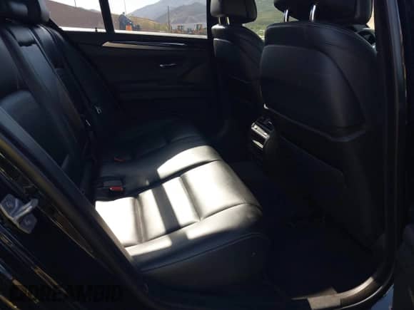 2015 BMW 5 Series 550i с VIN WBAKN9C56FD961027, выставлен на аукционе IAAI как лот 42653452 с пробегом 167 493 миль миль и . История ставок и продаж доступна на DreamBid. Изображение 8.