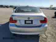 2007 BMW 3 Series 328xi z VIN WBAVC73557KP33136, wystawiony jako Copart lot #85649935 z przebiegiem 178 613 mil mil oraz Czysty tytuł • Clean title. Historia ofert i sprzedaży dostępna na DreamBid. Obrazek 6.