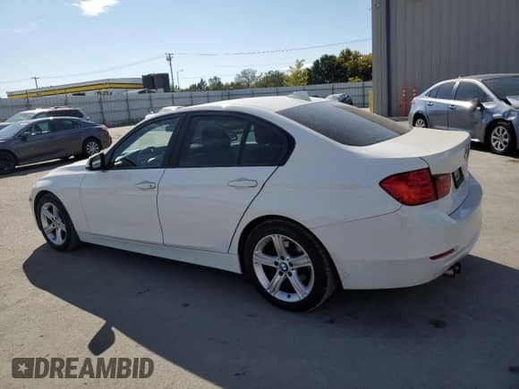 2013 BMW 3 Series 328i z VIN WBA3C1G56DNR46122, wystawiony jako Copart lot #82156345 z przebiegiem 86 181 mil mil oraz Szkoda całkowita • Salvage title. Historia ofert i sprzedaży dostępna na DreamBid. Obrazek 2.