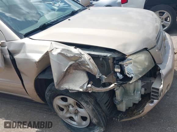 2006 Toyota Highlander with VIN JTEGP21A560108471, listed as a IAAI auction lot 42373219 with 114,580 mi miles and . Bid and sale history available at DreamBid. Image 6.