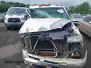 2006 Chevrolet Silverado 3500 SRW Wrk Trk z VIN 1GCHK33D06F260322, wystawiony jako IAAI lot #42338244 z przebiegiem Nie podano mil oraz . Historia ofert i sprzedaży dostępna na DreamBid. Obrazek 12.