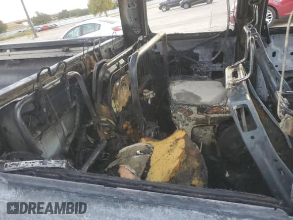 2008 Chevrolet Silverado 3500HD DRW Work Truck z VIN 1GCJC33K48F152849, wystawiony jako Copart lot #76907014 z przebiegiem Nie podano mil oraz Nie do naprawy • Non repairable. Historia ofert i sprzedaży dostępna na DreamBid. Obrazek 11.