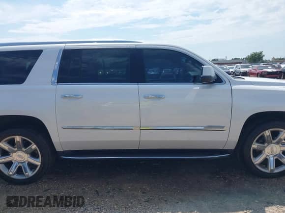 2017 Cadillac Escalade ESV Luxury with VIN 1GYS4HKJ3HR324515, listed as a IAAI auction lot 42834361 with 201,140 mi miles and . Bid and sale history available at DreamBid. Image 13.
