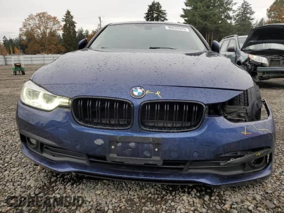 2018 BMW 3 Series 320i xDrive z VIN WBA8A3C51JA492166, wystawiony jako Copart lot #90835525 z przebiegiem 71 156 mil mil oraz Szkoda całkowita • Salvage title. Historia ofert i sprzedaży dostępna na DreamBid. Obrazek 5.