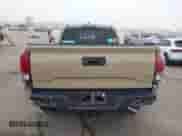 2017 Toyota Tacoma SR5 с VIN 3TMBZ5DN9HM012089, выставлен на аукционе IAAI как лот 43594908 с пробегом 98 752 миль миль и . История ставок и продаж доступна на DreamBid. Изображение 16.