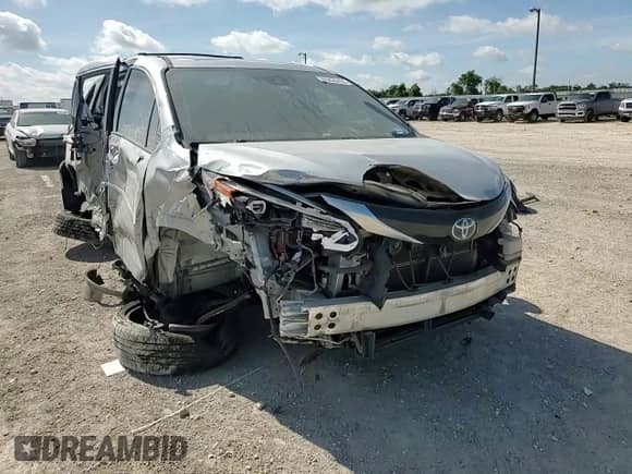 2022 Toyota Sienna Platinum с VIN 5TDERKEC4NS092955, выставлен на аукционе Copart как лот 65830435 с пробегом 222 099 миль миль и Списание • Salvage title. История ставок и продаж доступна на DreamBid. Изображение 14.