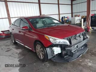 2015 Hyundai Sonata Sport с VIN 5NPE34AF0FH111828, выставлен на аукционе IAAI как лот 43417511 с пробегом 157 809 миль миль и . История ставок и продаж доступна на DreamBid. Изображение 1.
