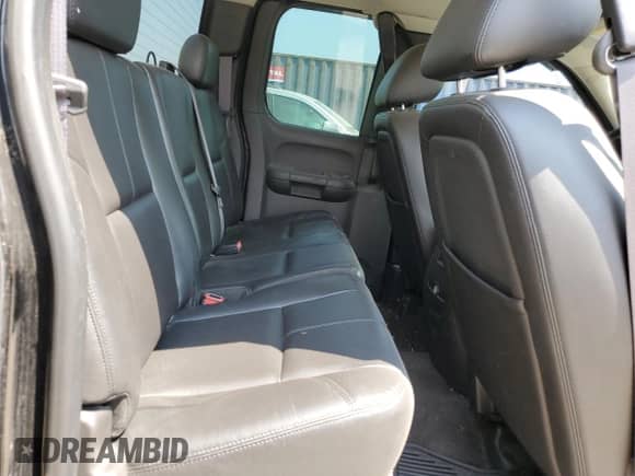 2011 Chevrolet Silverado 1500 LTZ z VIN 1GCRKTE32BZ298488, wystawiony jako Copart lot #67552975 z przebiegiem 181 146 mil mil oraz Czysty tytuł • Clean title. Historia ofert i sprzedaży dostępna na DreamBid. Obrazek 10.